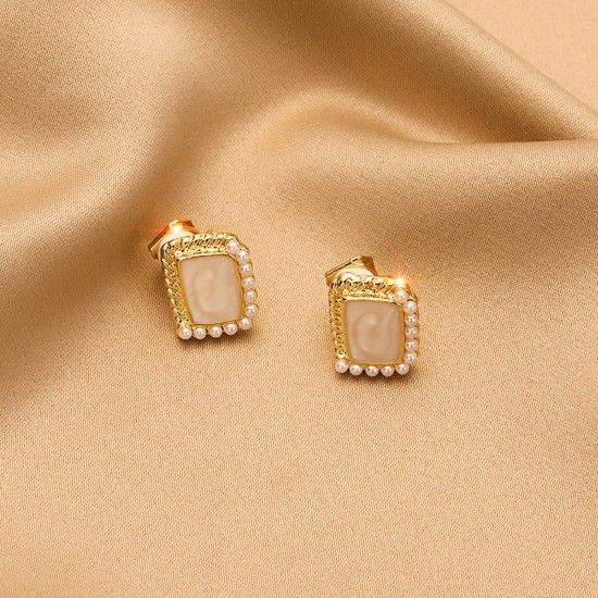 Vintage Pearl Clip On Earrings, No Piercing Design, Stylish and Elegant Earrings