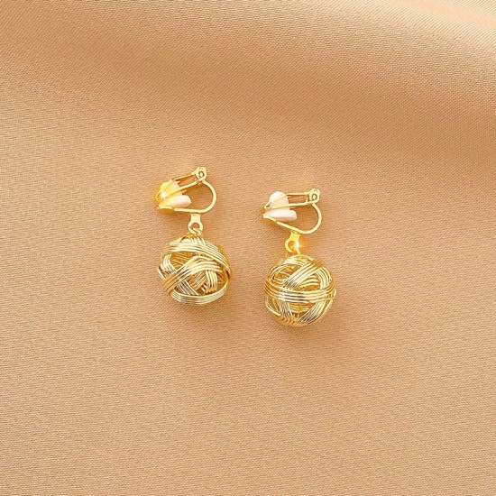 Vintage Pearl Clip On Earrings, No Piercing Design, Stylish and Elegant Earrings